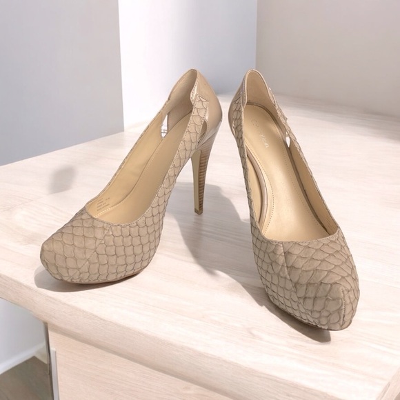Calvin Klein Nude Evonne Fish Scale
Skin Platform Heels Pumps 9.5 M - Picture 2 of 11